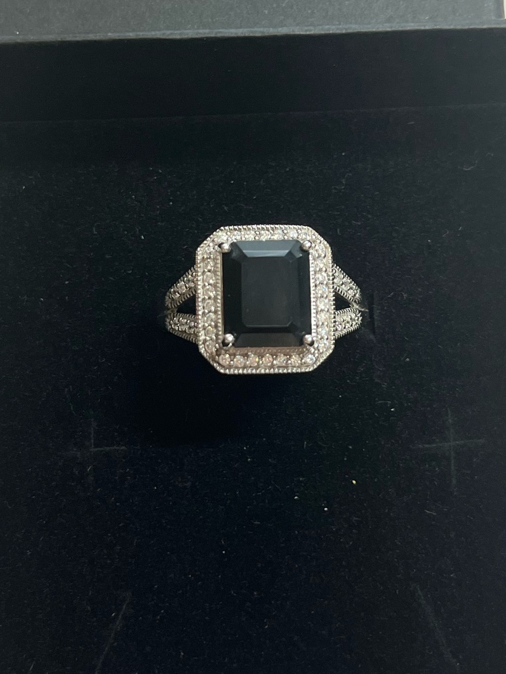 Sterling silver and black onyx ring. 925. Size 10